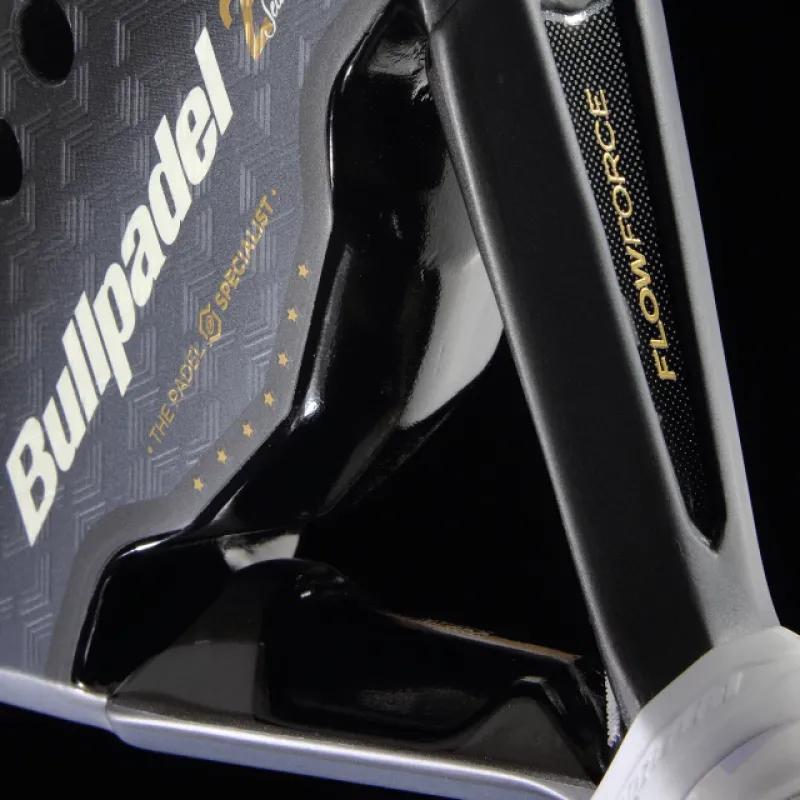 PALETA BULLPADEL FLOW LEGEND W 26